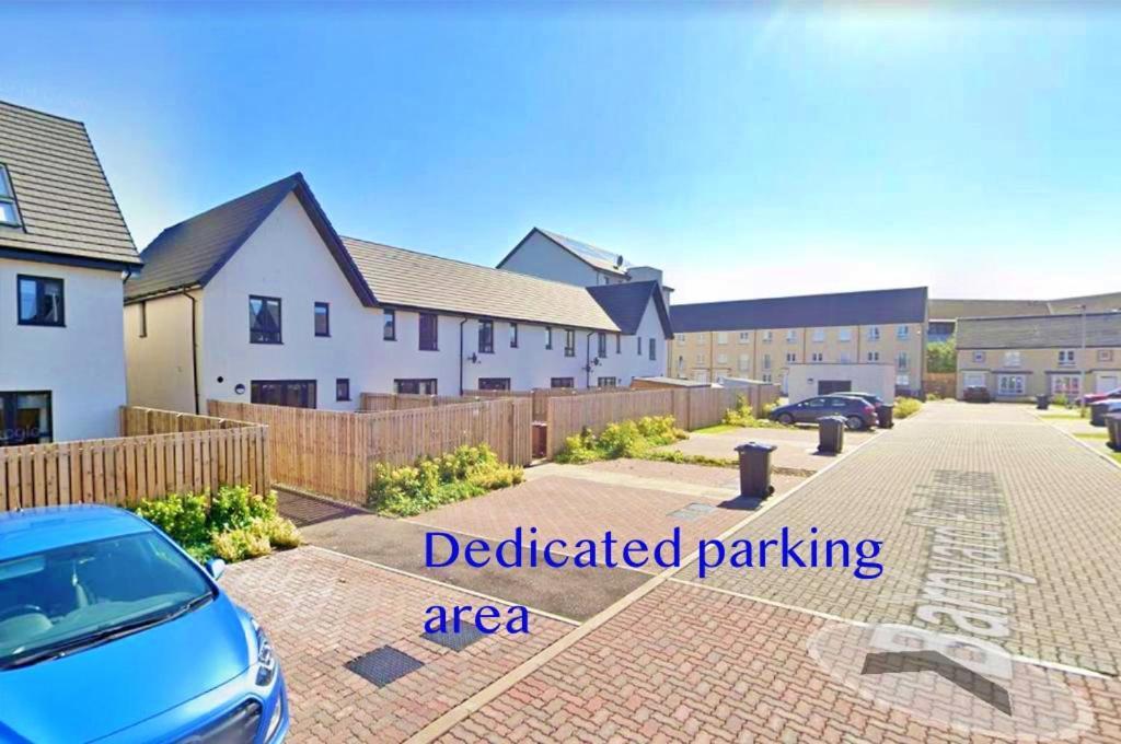 Newbuild - 3 Bedrooms, 2 Baths,5 Mins From Airport * Édimbourg